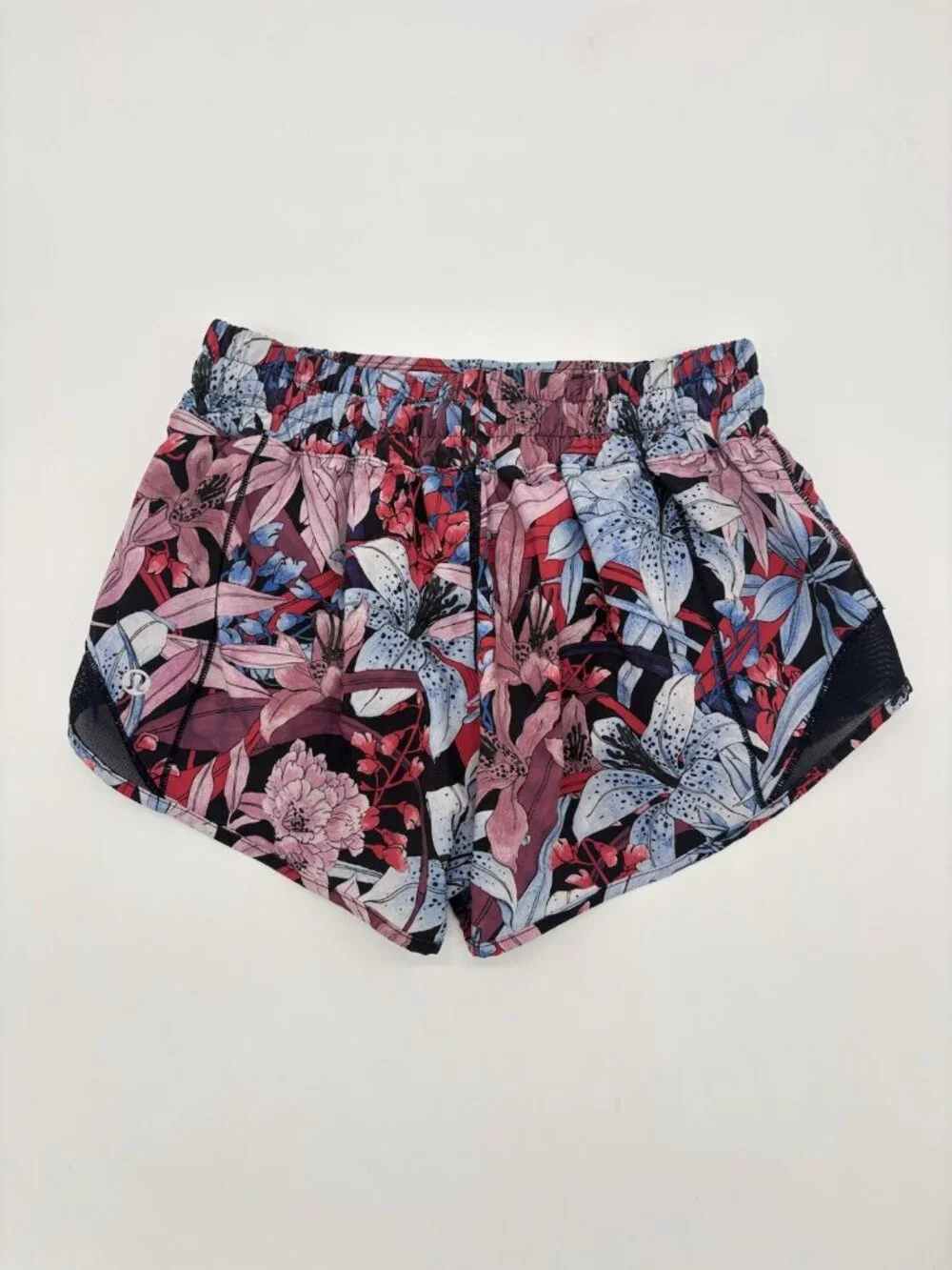 Lululemon Hotty Hot Shorts Lush Lillies 2.5” Womens Size 2